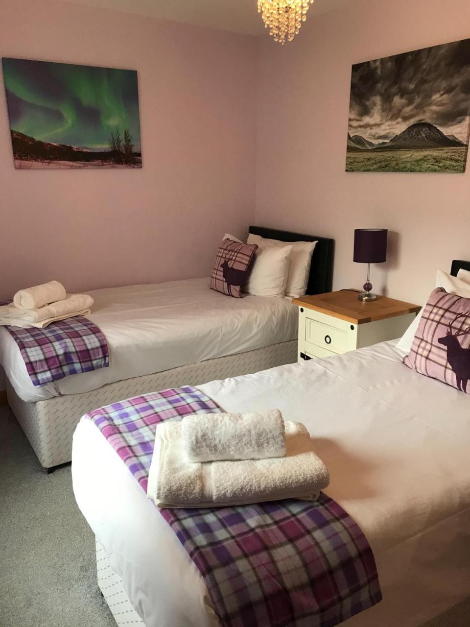 Glenlochy Nevis Bridge Apartments ฟอร์ตวิลเลียม ภายนอก รูปภาพ